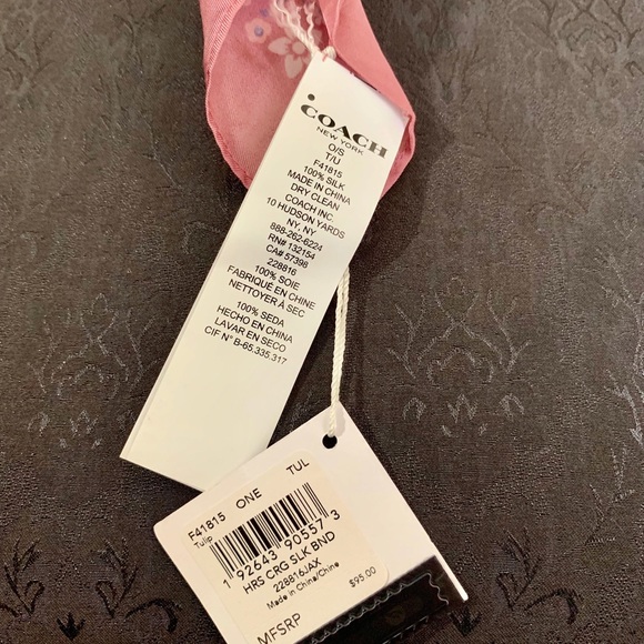 Coach Scarf 🧣 - Picture 3 of 4